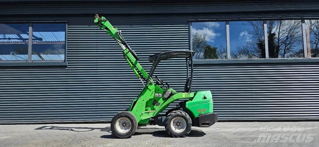 Avant M528 Mini loaders