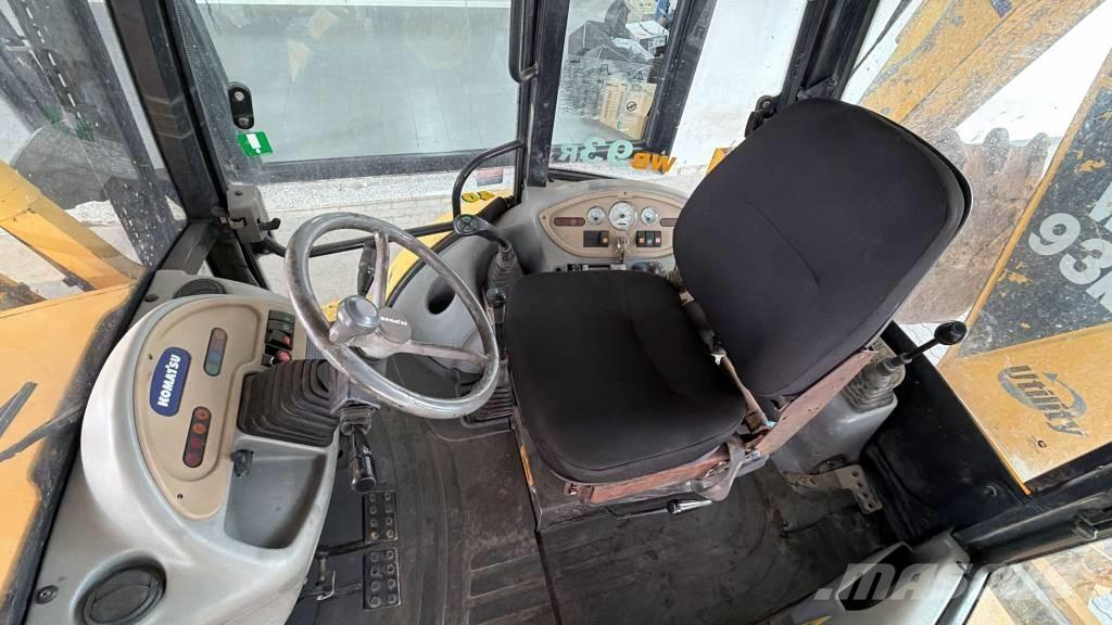 Komatsu WB 93 R Backhoe loaders