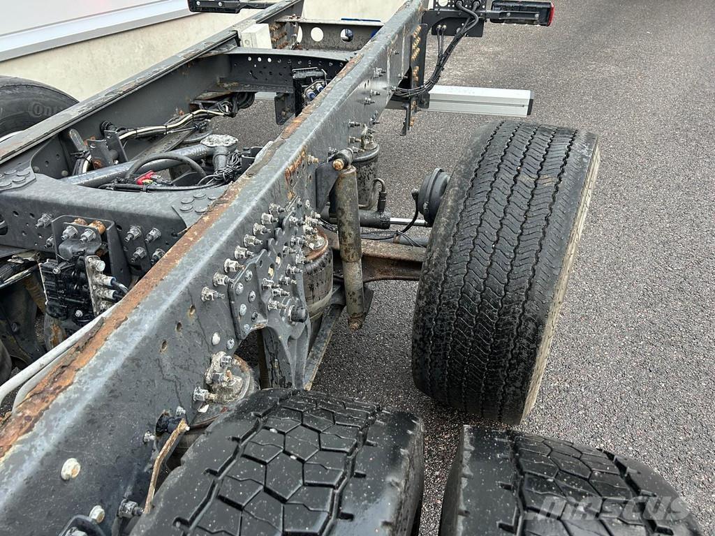 Volvo FH Chassis Cab trucks