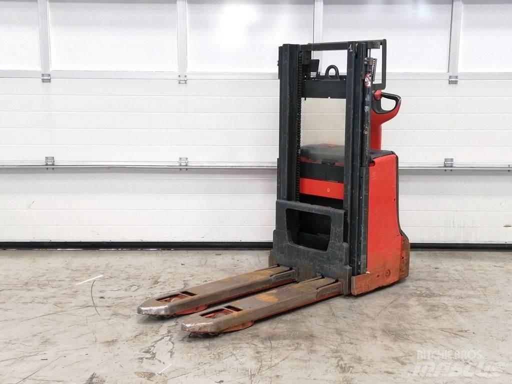 Linde D08 Low lift order picker
