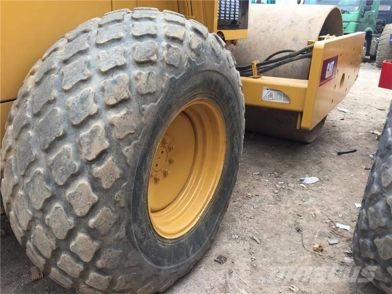 CAT CS-583C Single drum rollers