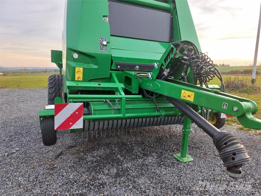 John Deere V461M Round balers