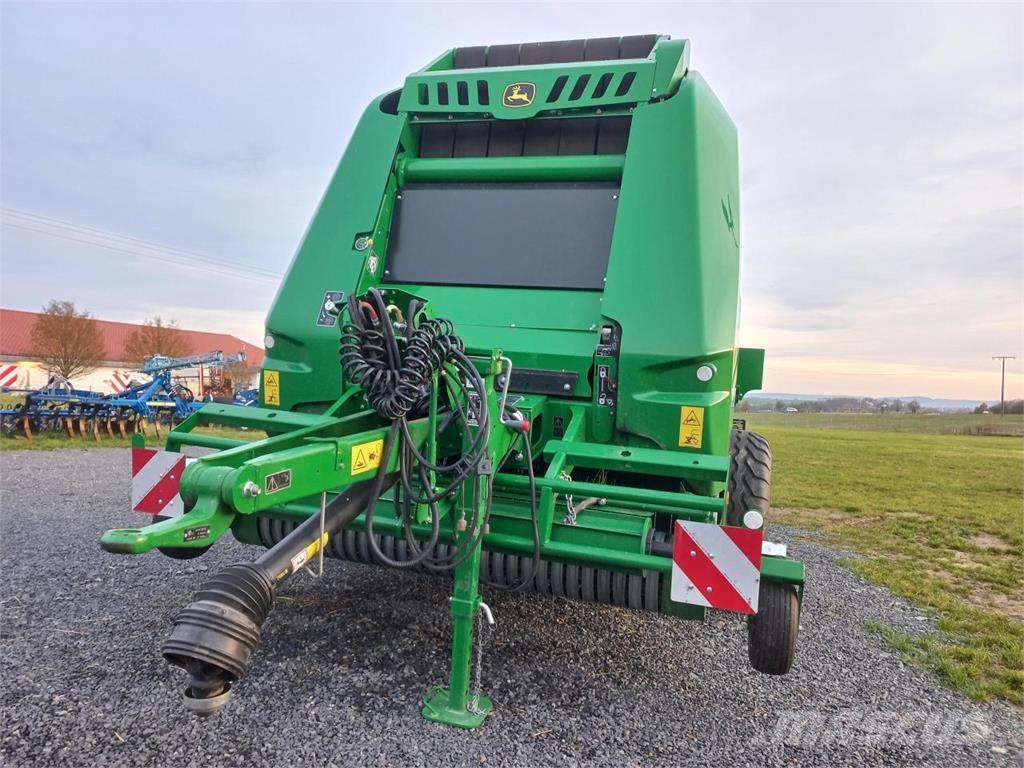 John Deere V461M Round balers