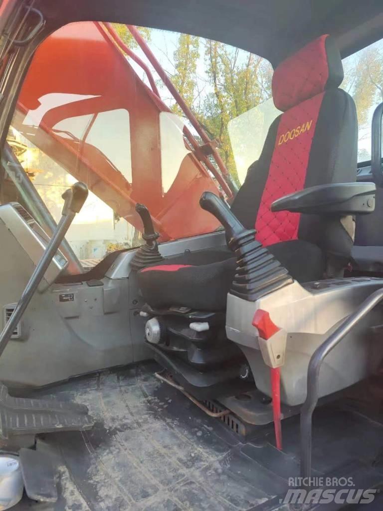 Doosan DX 225 Crawler excavators