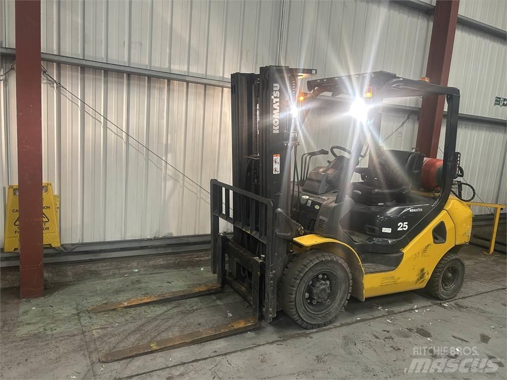 Komatsu FG25HT-17 LPG trucks