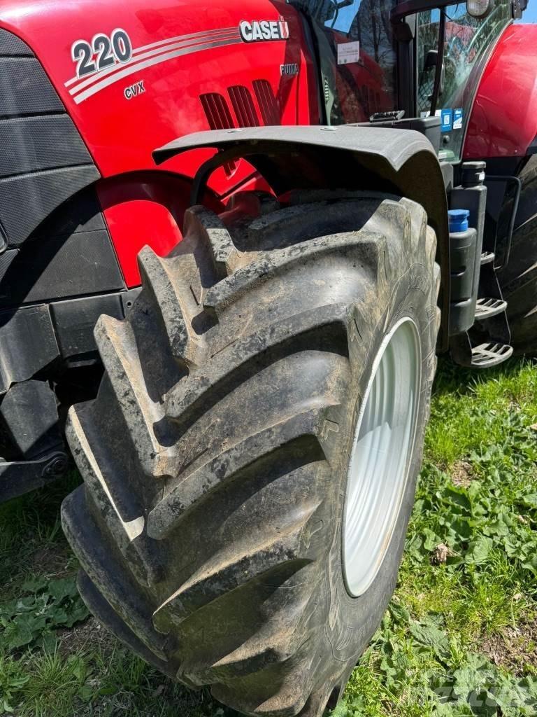 Case IH Puma 220 Tractors