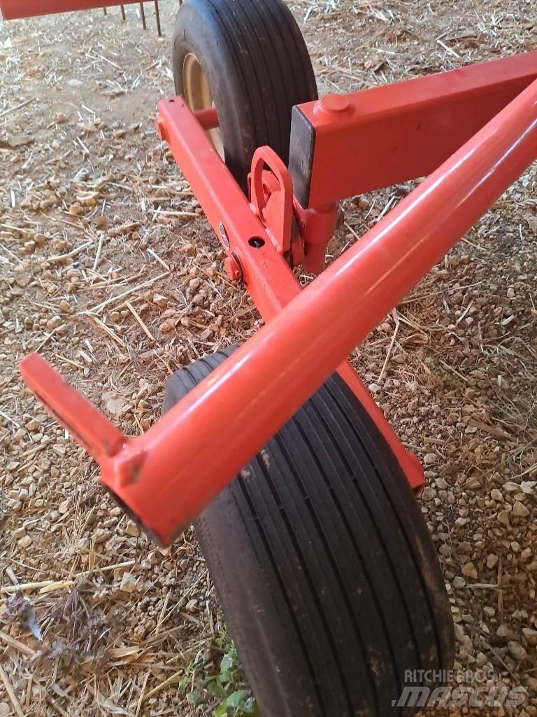 Kuhn GA4321 Windrowers
