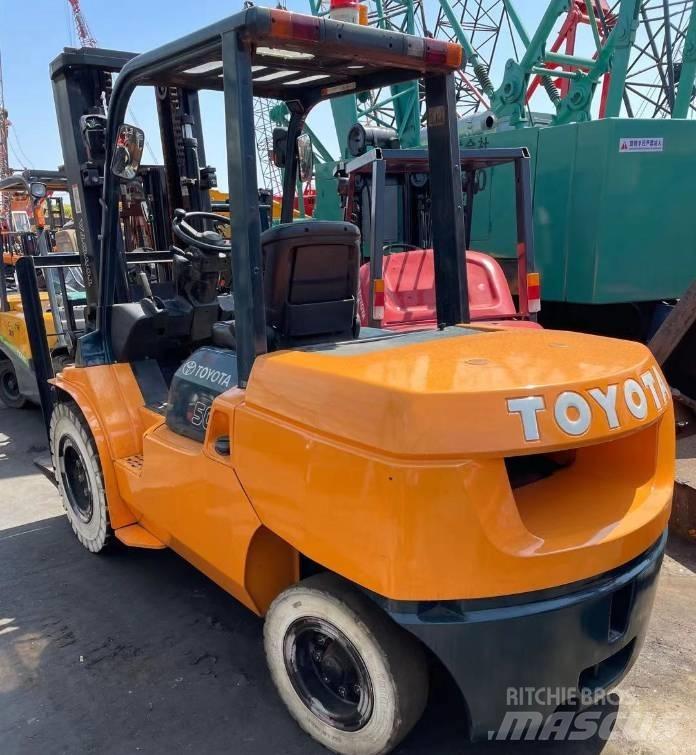 Toyota 5 Ton Diesel trucks