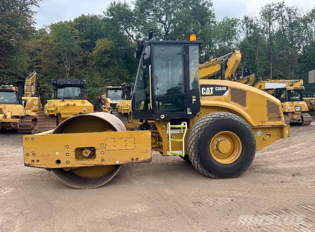 CAT CS 64 B Single drum rollers