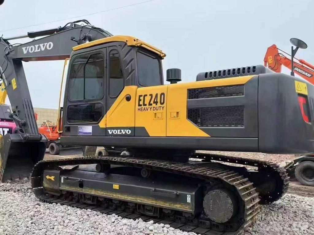 Volvo ec240D Crawler excavators