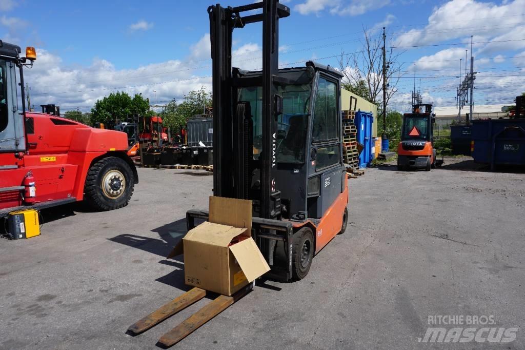 Toyota 8FBMT35 Electric forklift trucks