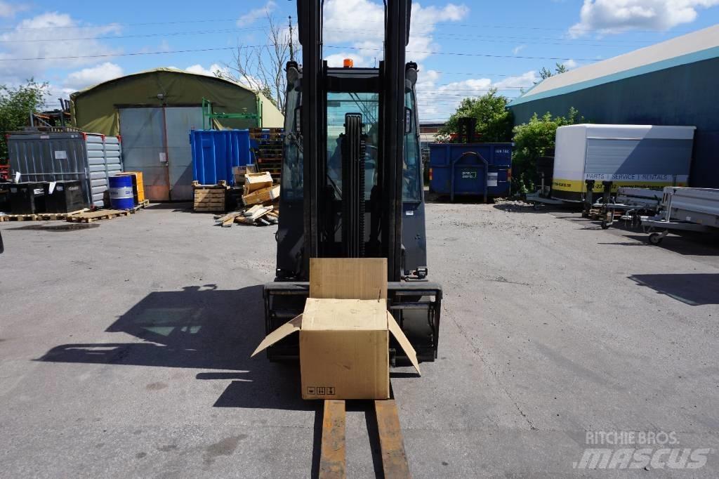 Toyota 8FBMT35 Electric forklift trucks