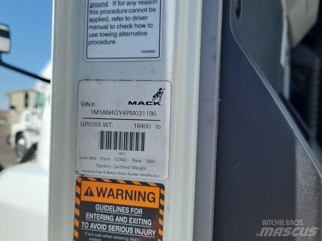 Mack Anthem Tractor Units