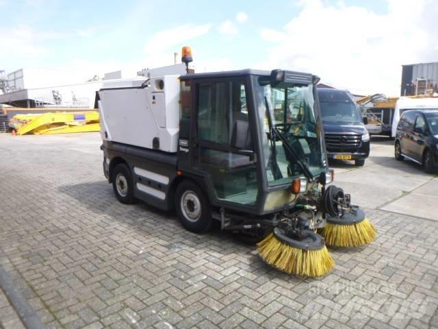 Schmidt Swingo 250 Sweeper trucks