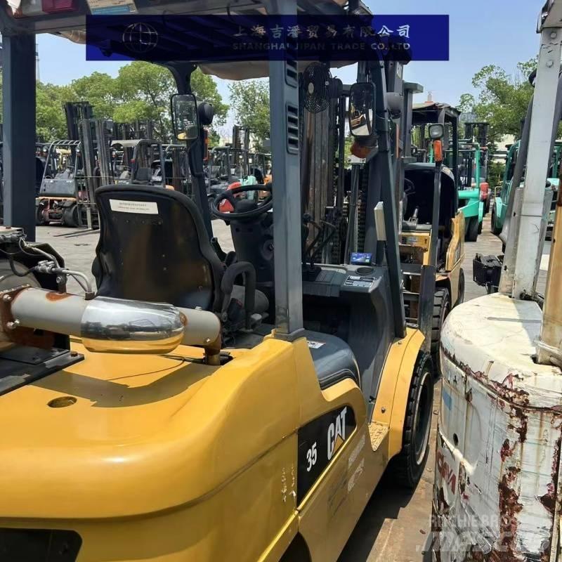 CAT 35 Diesel trucks