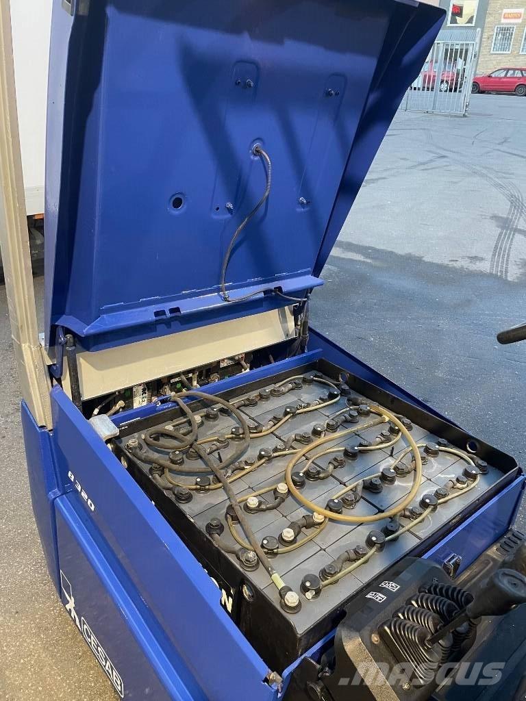 Cesab B320 Electric forklift trucks