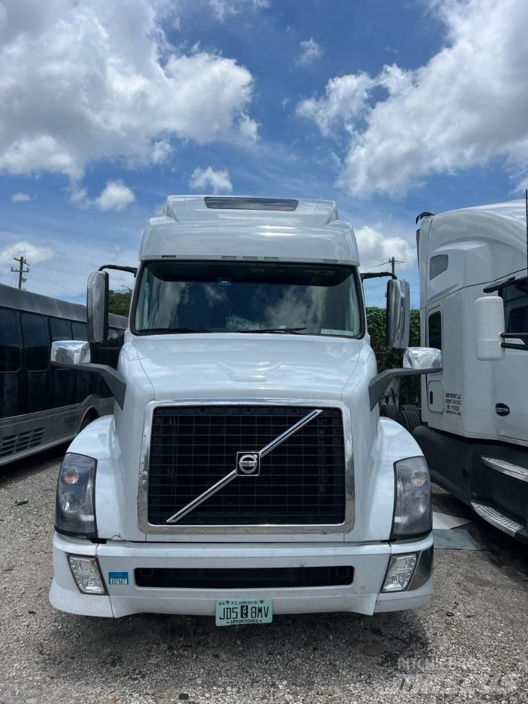 Volvo VNL 780 Tractor Units