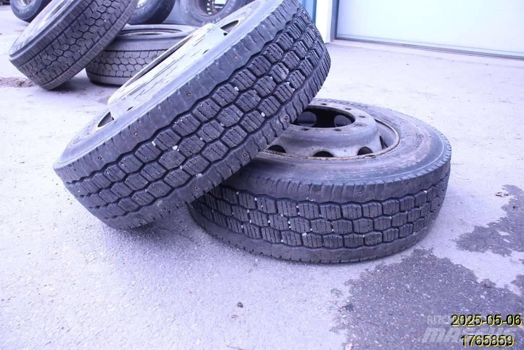  Entreprenad Däck Tyres, wheels and rims