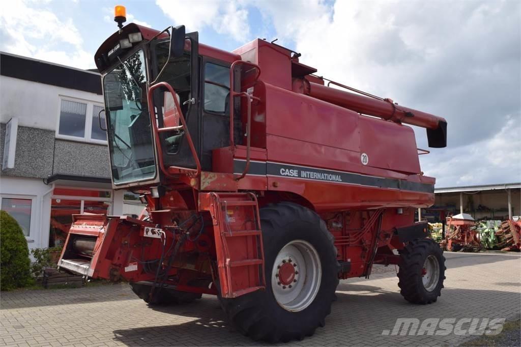 Case IH 1680 Axial Combine harvesters