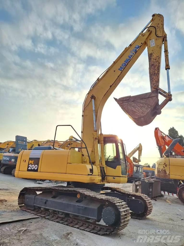 Komatsu PC 200-7 Crawler excavators