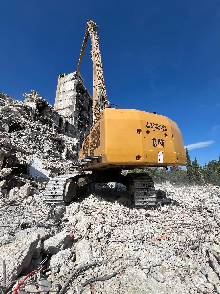 CAT 385 B UHD Demolition excavators