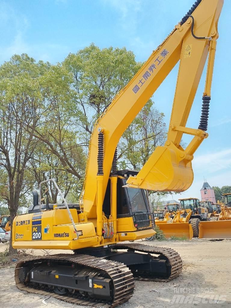 Komatsu PC 200-8 Crawler excavators
