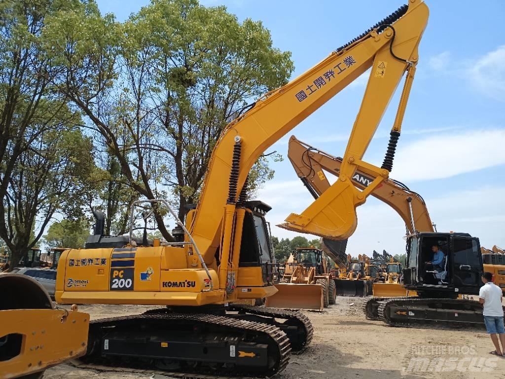 Komatsu PC 200-8 Crawler excavators