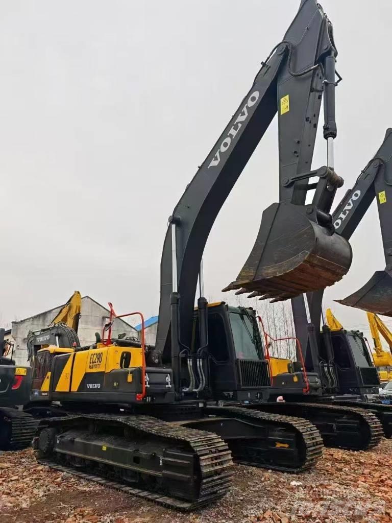 Volvo 240 Crawler excavators