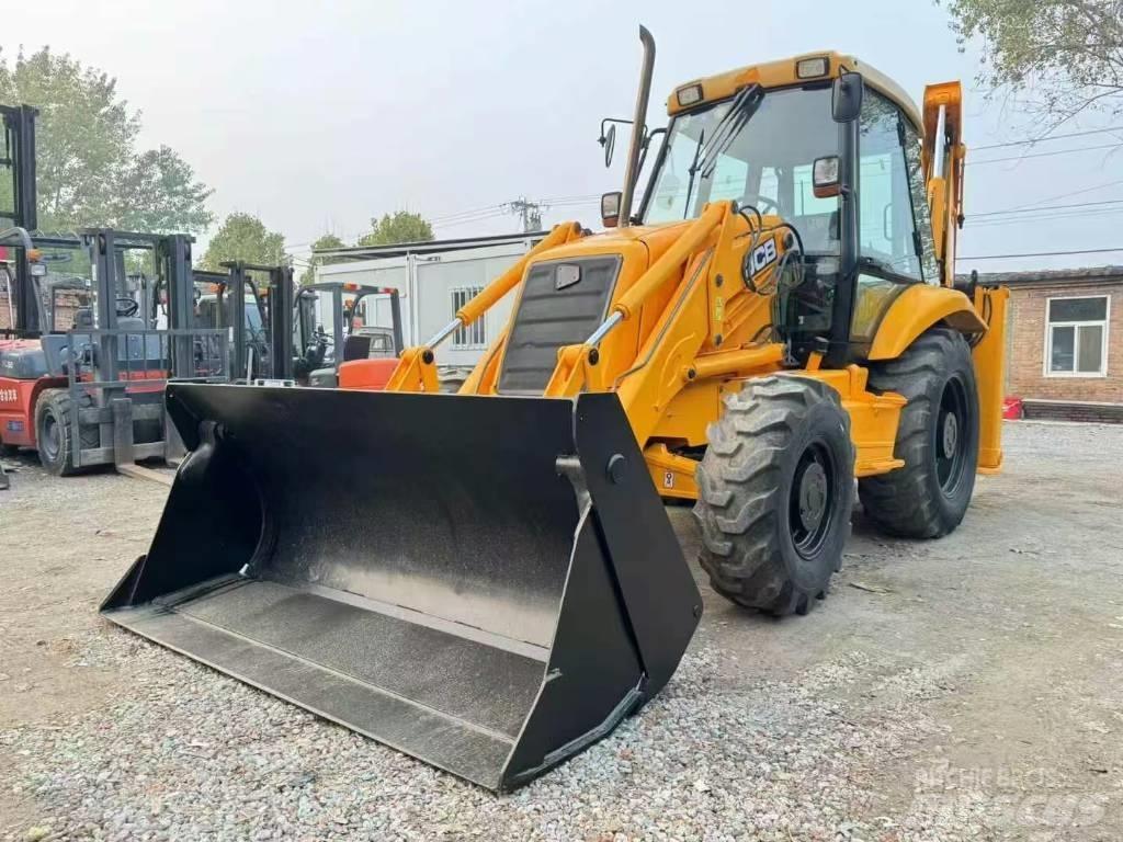 JCB 3 CX Backhoe loaders