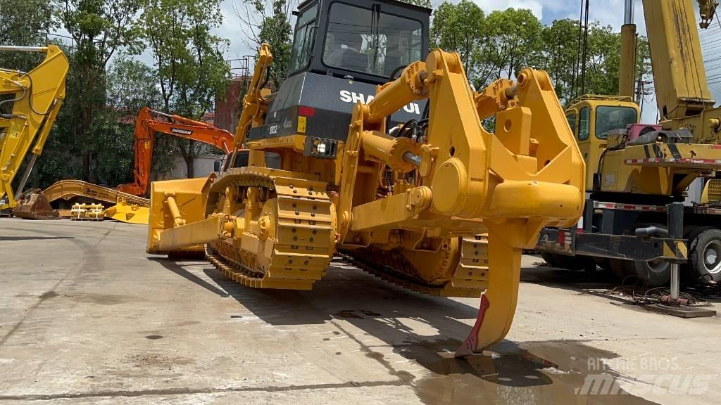 Shantui SD 32 Crawler dozers