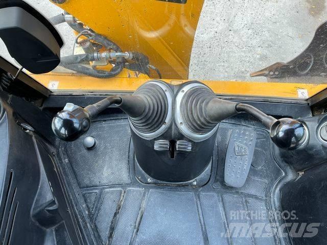 JCB 4 CX Backhoe loaders