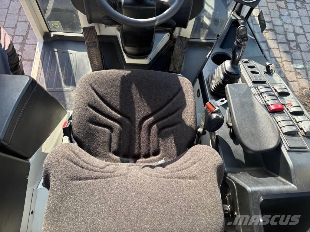 Liebherr L 506 Wheel loaders