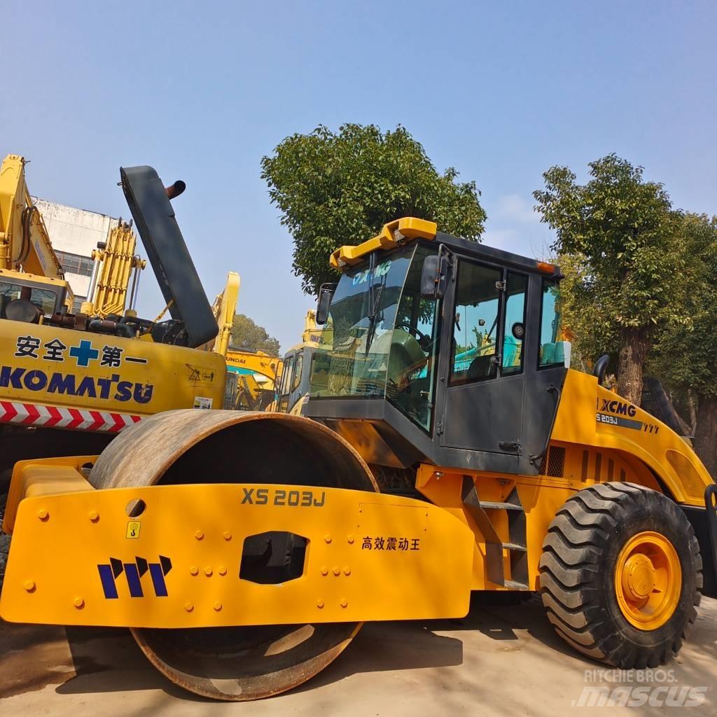 XCMG XS 202J Single drum rollers