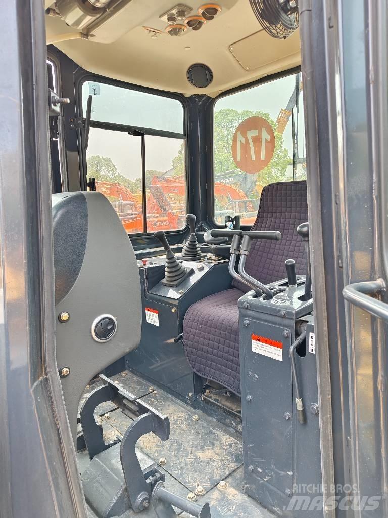 Shantui SD 22 Crawler dozers