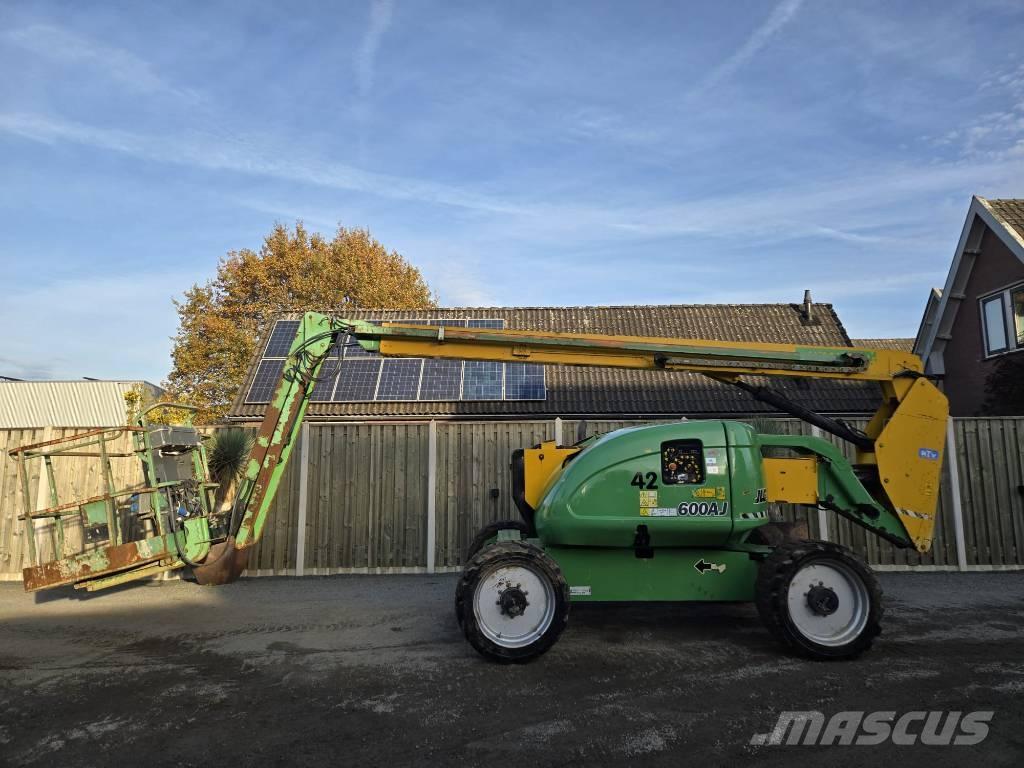 JLG 600 AJ Articulated boom lifts