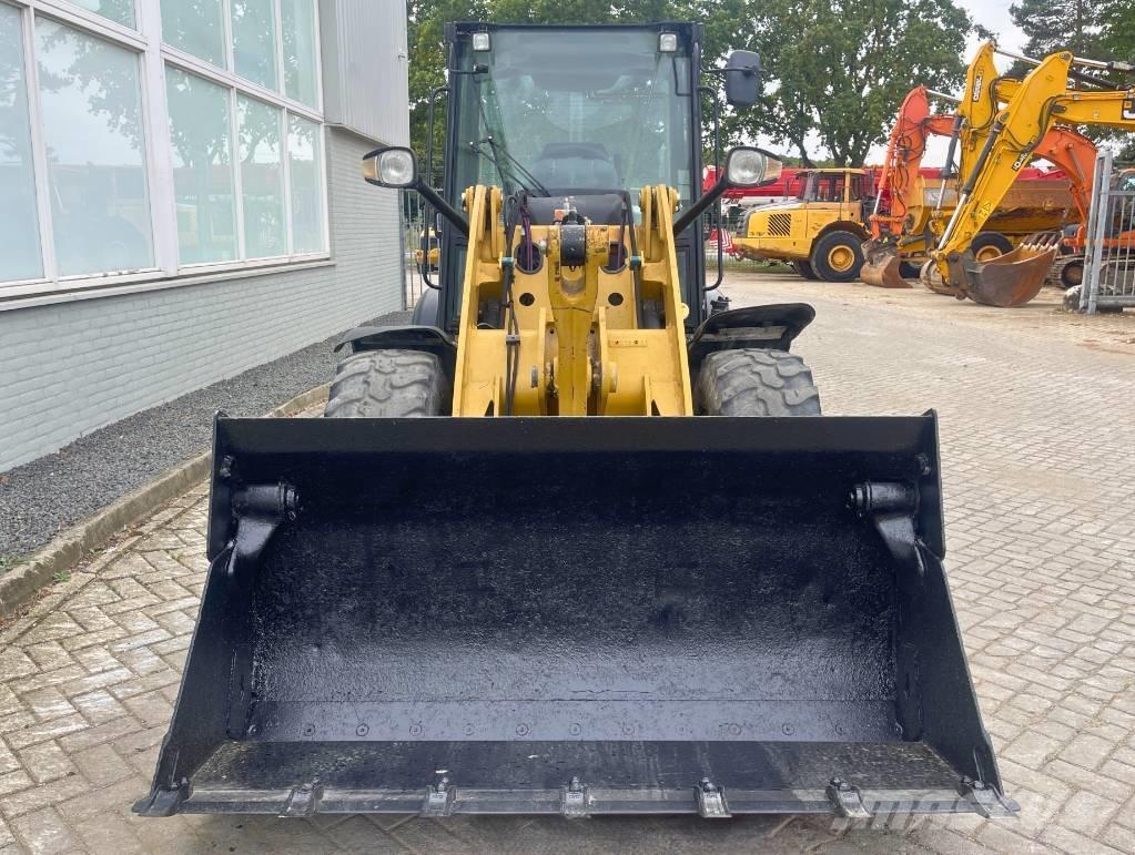 CAT 906 M    2018 Wheel loaders