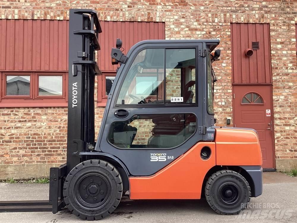 Toyota 8FDJF35 Diesel trucks