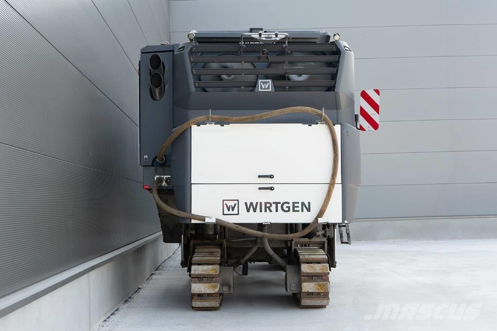 Wirtgen W 220 FI Asphalt cold milling machines