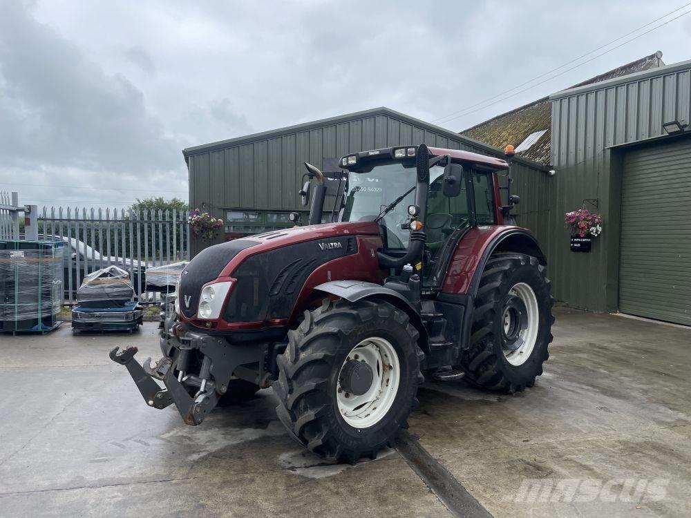 Valtra T 153 Tractors