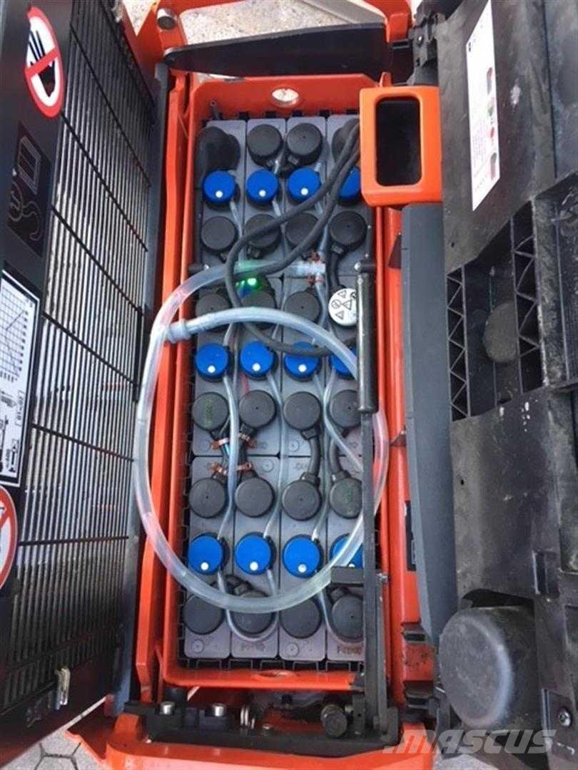 Linde D08 High lift order picker