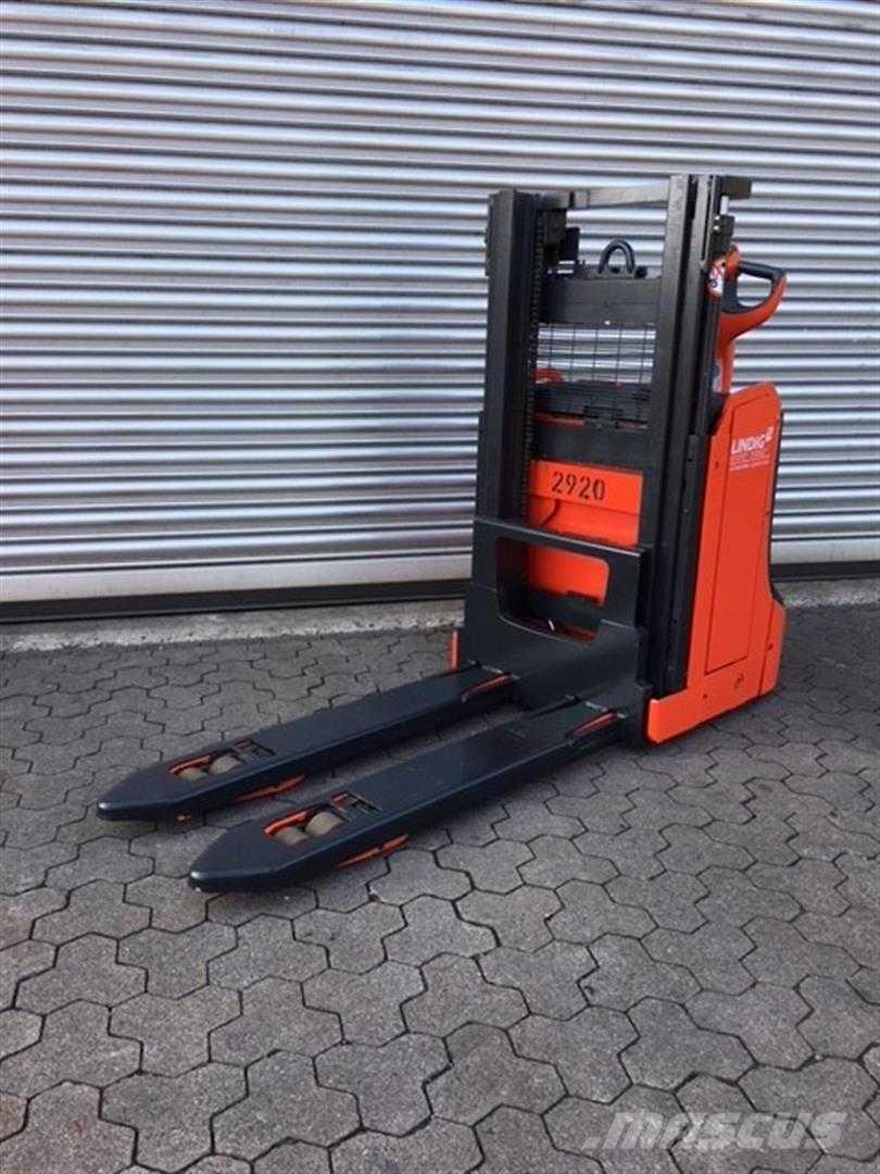 Linde D08 High lift order picker