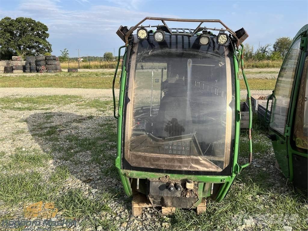 John Deere 1010E Cabins and interior