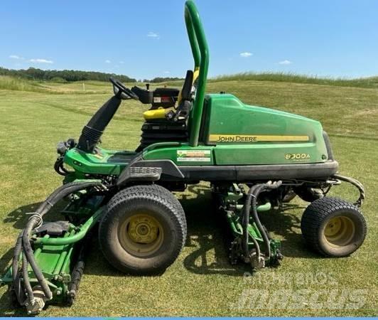 John Deere 8900A Riding mowers