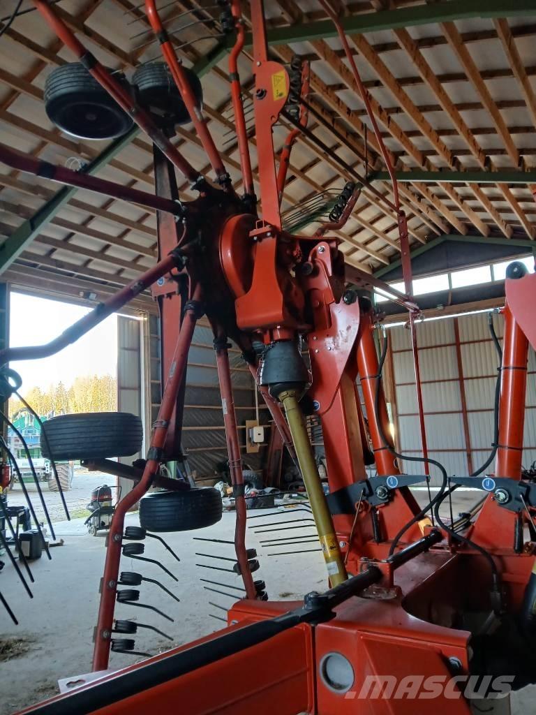 Kuhn GA 8121 Windrowers