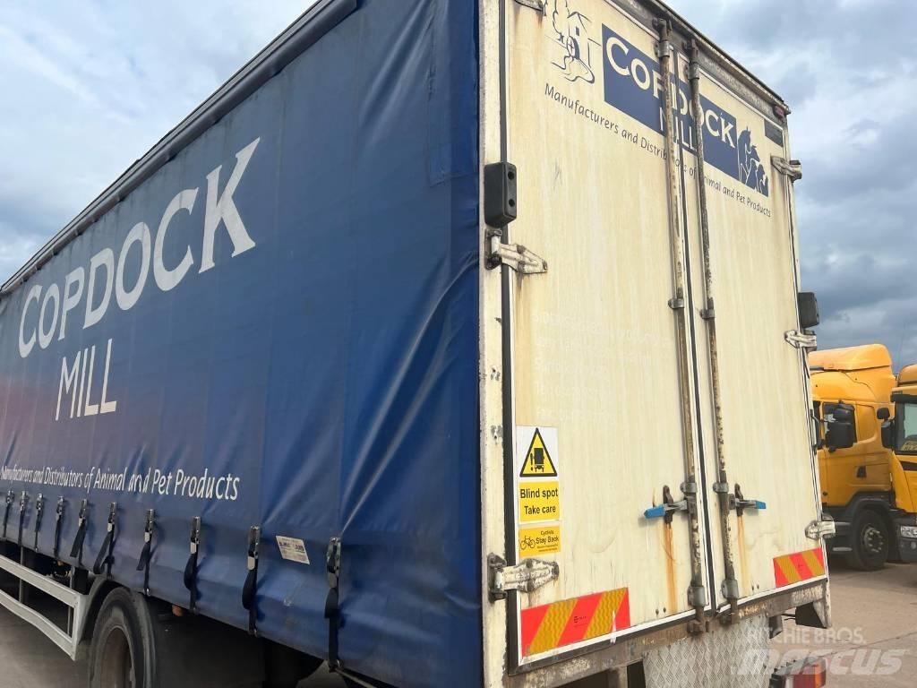Scania P 230 Curtainsider trucks