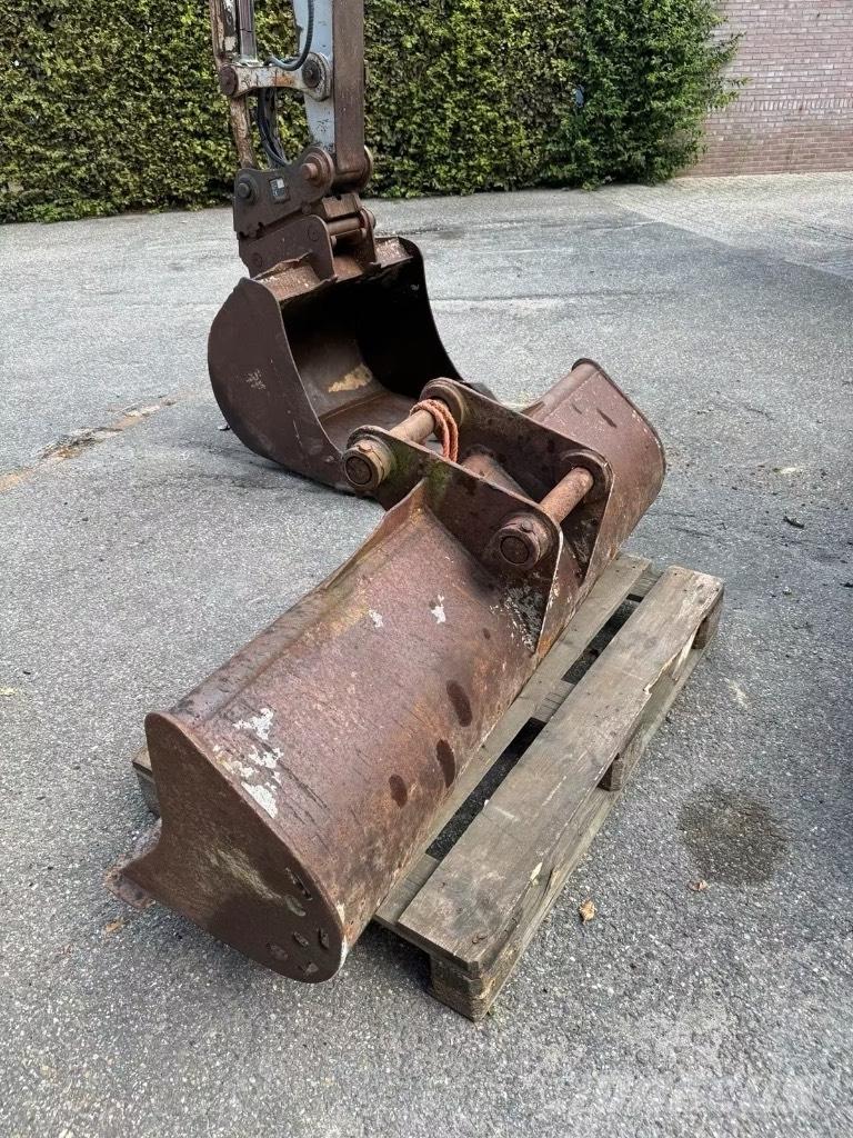 Takeuchi TB 175 Crawler excavators