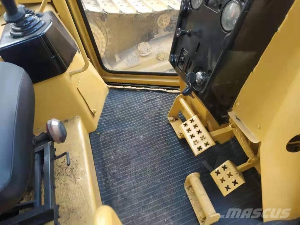 CAT D5M Crawler dozers