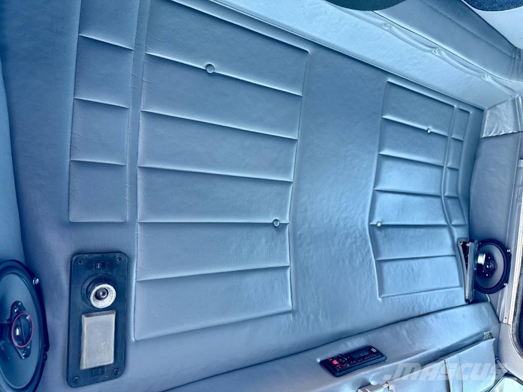 Peterbilt 379 Tractor Units