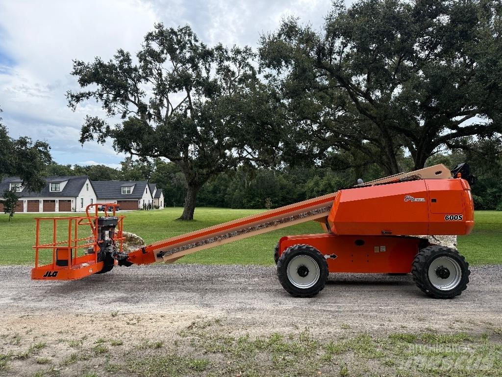 JLG 600 S Telescopic boom lifts