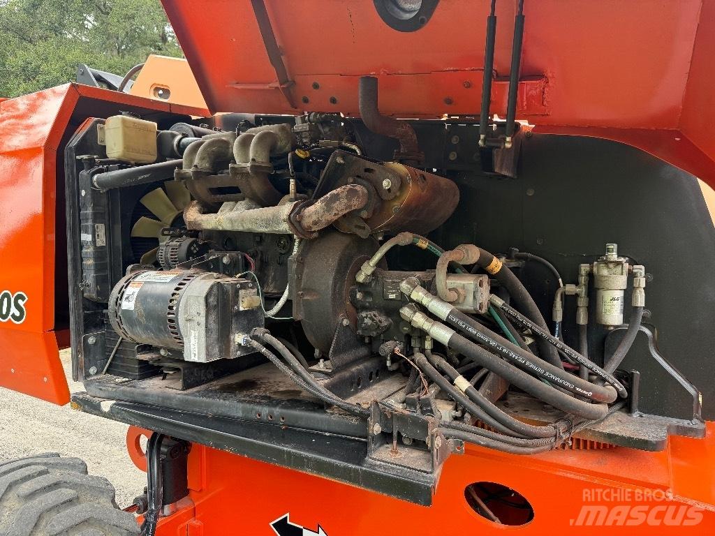 JLG 600 S Telescopic boom lifts